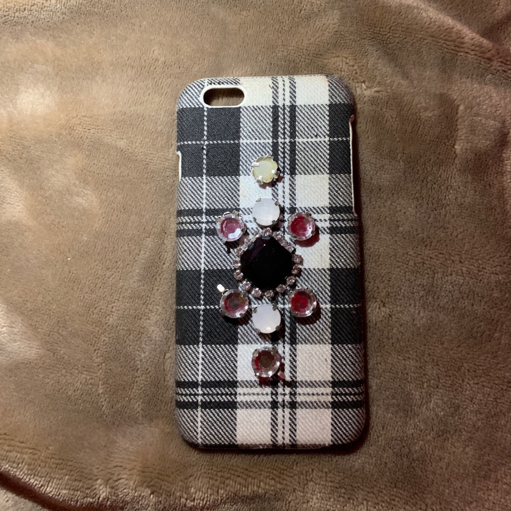 Fancy all white and black IPhone 6 phone case.